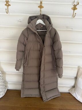 TNA Super Puff Long - Taupe S
